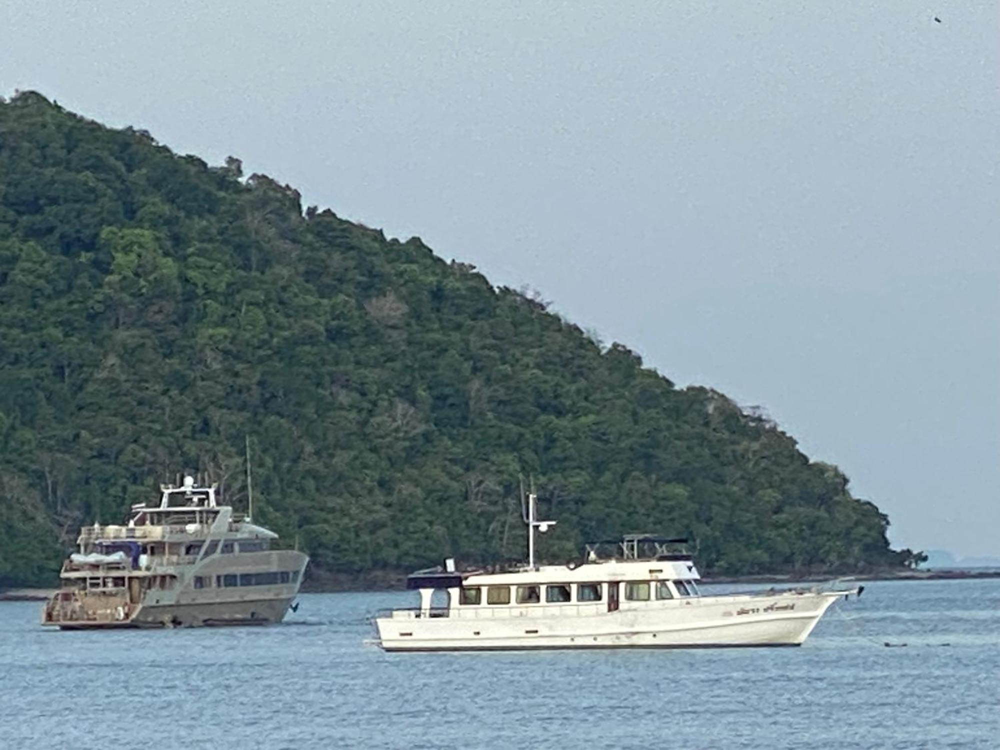 ภูเก็ต โบ็ท คีย์ Hotel Cape Panwa ภายนอก รูปภาพ