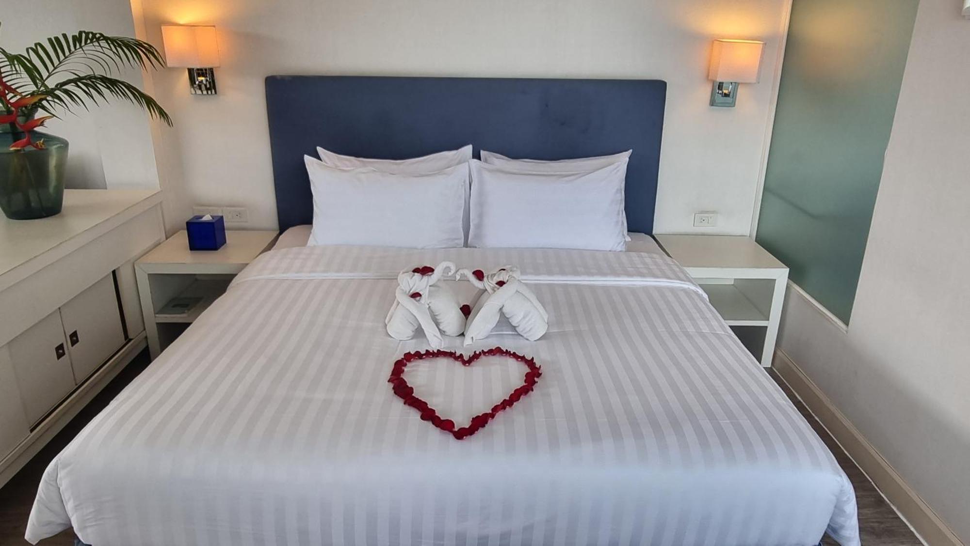 ภูเก็ต โบ็ท คีย์ Hotel Cape Panwa ภายนอก รูปภาพ