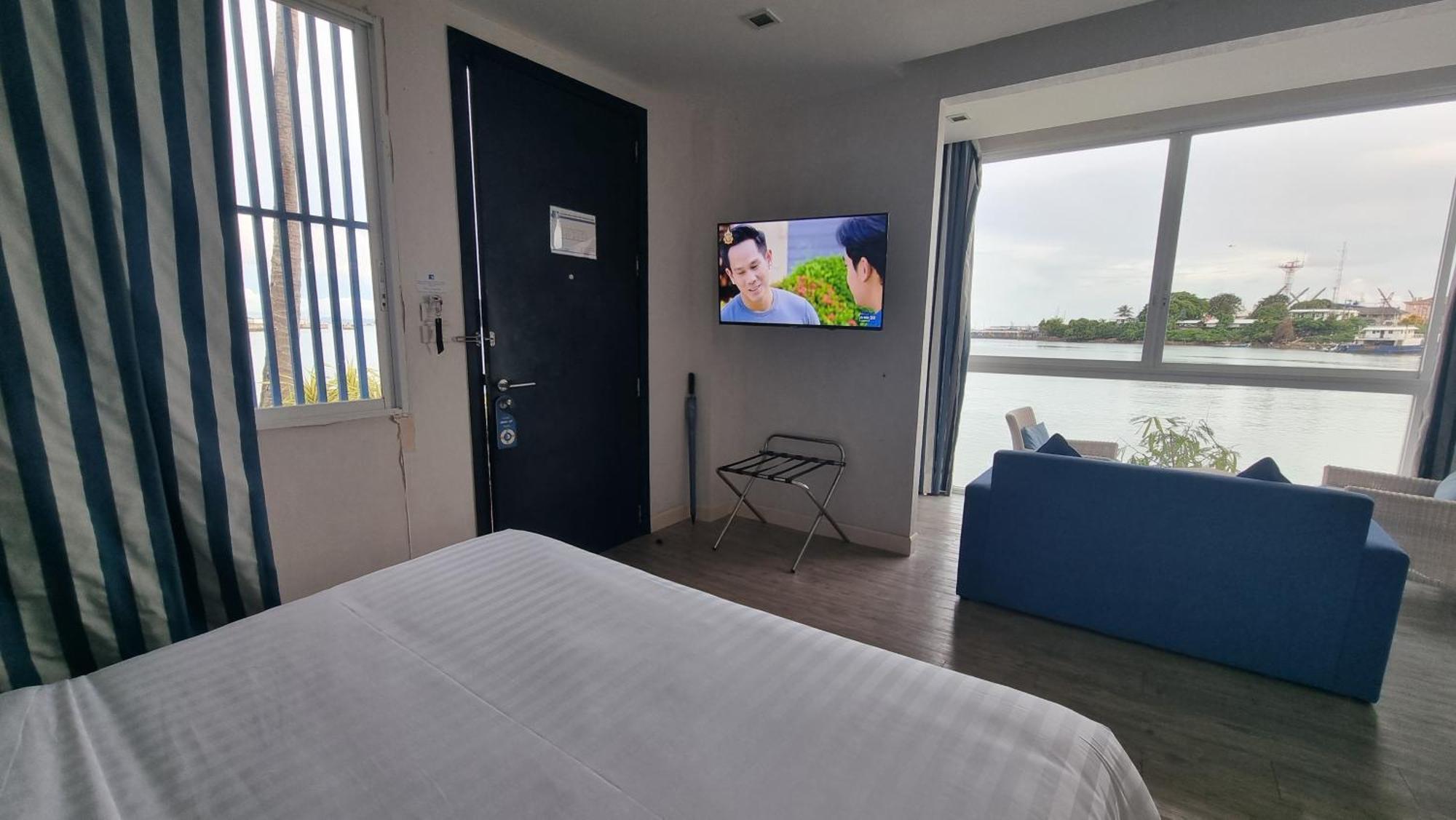 ภูเก็ต โบ็ท คีย์ Hotel Cape Panwa ภายนอก รูปภาพ